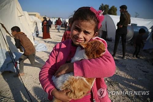 시리아 내 피난처에 있는 시리아 아이[EPA 연합뉴스 자료사진. 재판매 및 DB 금지]