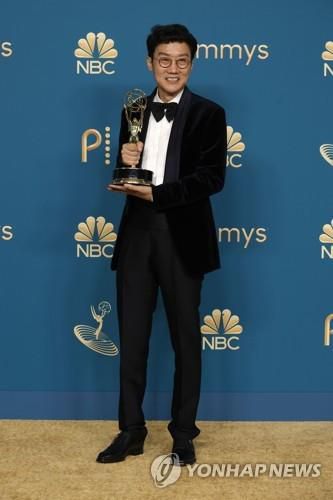 2022년 에미상 감독상 받은 '오징어 게임' 황동혁 감독[AFP 연합뉴스 자료사진. 재판매 및 DB 금지]