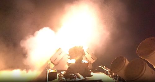 시리아 항구 향해 불 뿜는 이스라엘 해군 미사일함[이스라엘군 제공. 재판매 및 DB 금지]