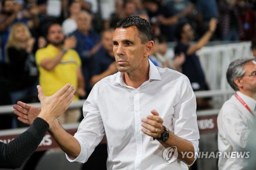 그리스 대표팀 이끌던 포옛 감독[EPA=연합뉴스]