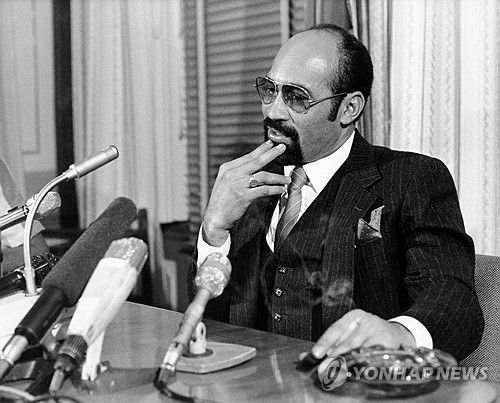 1987년 기자회견하는 바우테르서[AFP 연합뉴스 자료사진. 재판매 및 DB 금지]