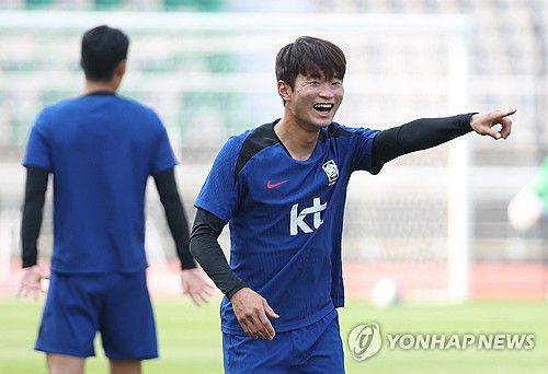 밝은 표정의 김진수[연합뉴스 자료사진]