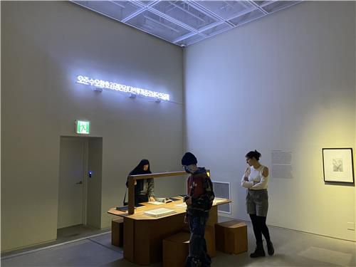 외국인 방문객 관람 모습[국립현대미술관 제공. 재판매 및 DB 금지]