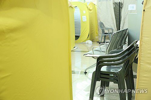 비어 있는 유가족 쉼터(무안=연합뉴스) 강수환 기자 = 제주항공 여객기 참사 희생자의 시신 인도가 어느 정도 마무리된 가운데, 5일 오전 무안국제공항 2층에 마련된 유가족 쉼터가 비어 있다. 2025.1.5 swan@yna.co.kr