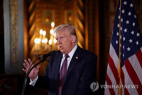 발언하는 트럼프 미국 대통령 당선인[팜비치 로이터=연합뉴스. 재판매 및 DB 금지]