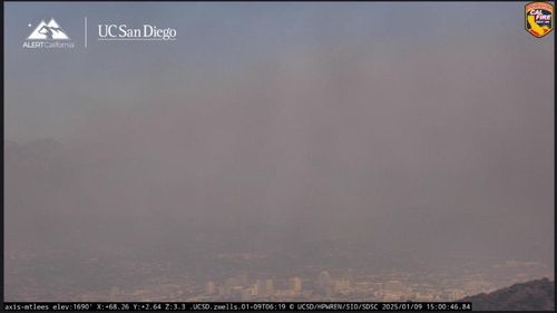 9일(현지시간) LA 그리피스 천문대에서 찍은 시내 영상[Cal fire 웹사이트 영상 캡처. 재판매 및 DB 금지]