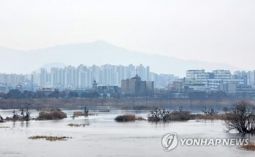 뿌연 도심. [연합뉴스 자료 사진]