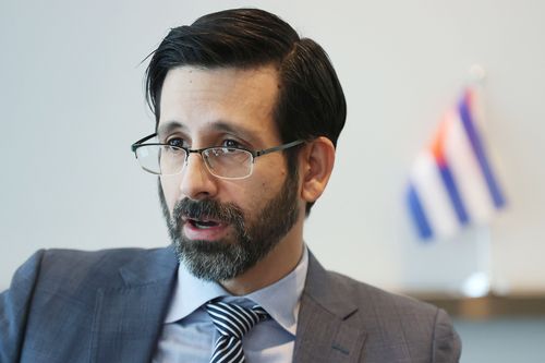 인터뷰하는 주한쿠바대사(서울=연합뉴스) 강민지 기자 = 클라우디아 몬손 주한쿠바대사가 서울 중구 한 호텔에서 연합뉴스와 인터뷰를 하고 있다. 2025.1.23. mjkang@yna.co.kr