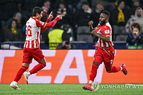 결승골 도움을 기록하고 골세리머니를 펼치는 설영우(왼쪽)[AFP=연합뉴스]