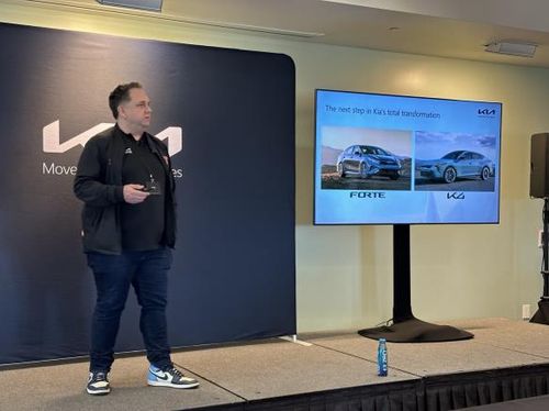 미국 시장 공략하는 기아 '올-뉴 K4'(샌타모니카[미 캘리포니아주]=연합뉴스) 임미나 특파원 = 기아 미국법인이 4일(현지시간) 캘리포니아주 샌타모니카에서 아시아 미디어 대상 '올-뉴 K4' 시승 행사를 열고 올해 소형 세단 시장 마케팅 전략 등을 소개했다. 2025.2.5 mina@yna.co.kr