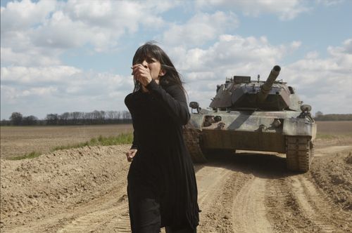 레지나 호세 갈린도, <그림자 (La Sombra)>, 2017, 싱글 채널 비디오, 컬러, 사운드,  사진: 마이클 내스트[서울대미술관 제공. 재판매 및 DB 금지]