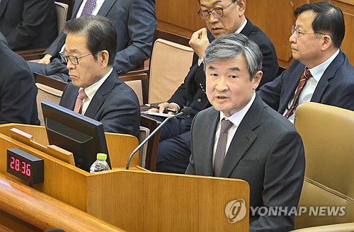 조태용 국정원장, 윤 대통령 탄핵 심판 8차 변론 발언(서울=연합뉴스) 조태용 국가정보원장이 13일 서울 종로구 헌법재판소에서 열린 윤석열 대통령 탄핵 심판 8차 변론에 증인으로 출석해 답변하고 있다.  2025.2.13  [헌법재판소 제공. 재판매 및 DB 금지] photo@yna.co.kr