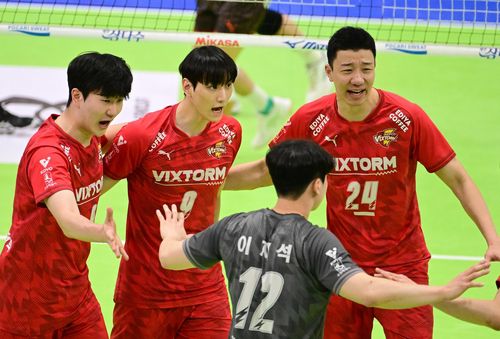 득점 후 기뻐하는 한국전력 선수들[한국배구연맹 제공. 재판매 및 DB 금지]