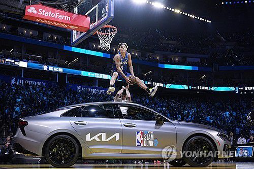 기아 승용차 뛰어넘은 맥클렁, NBA 덩크슛 콘테스트 3연패[AP=연합뉴스 재판매 및 DB금지]