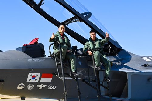 이영수 공군참모총장(오른쪽)[공군 제공. DB 및 재판매 금지]