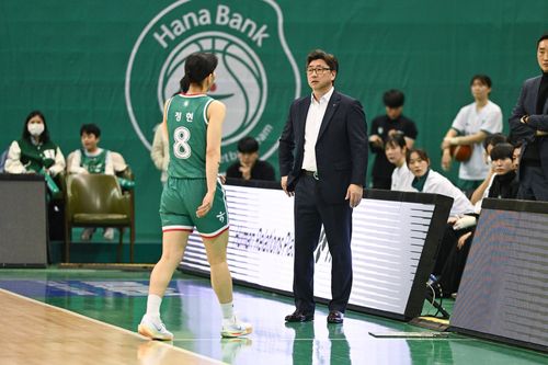 김도완 부천 하나은행 감독[WKBL 제공. 재판매 및 DB금지]