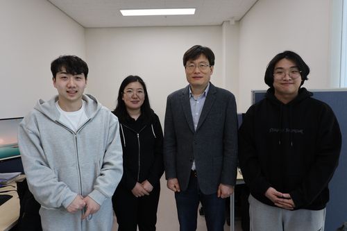 비달소닉 양준모 대표(왼쪽에서 세번째)와 직원들[촬영 장지현]