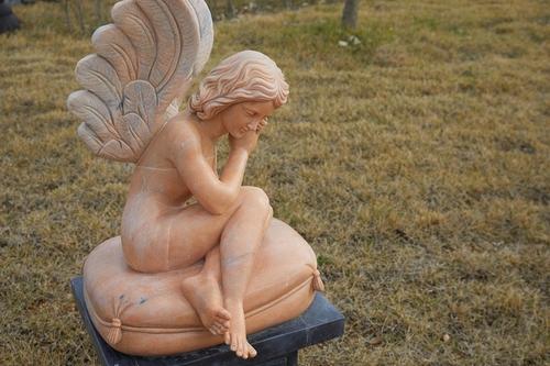 천사상 조각상[신안군 제공·재판매 및 DB 금지]