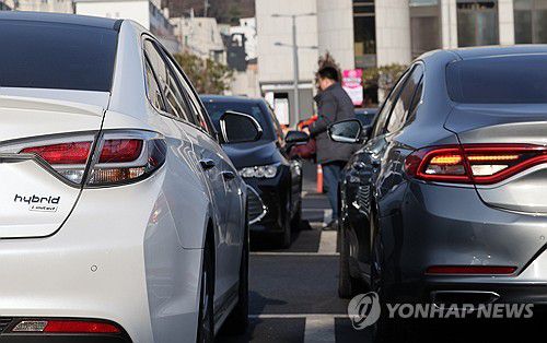 주차된 자동차[연합뉴스 자료사진]