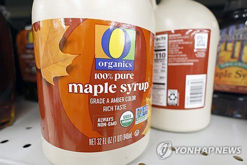 미 캘리포니아주 마트에서 팔리는 캐나다산 메이플시럽[EPA 연합뉴스 자료사진. 재판매 및 DB 금지]