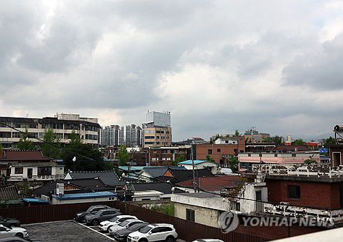 구름 많은 전주 하늘[연합뉴스 자료사진]