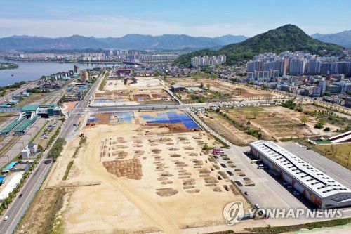 개발 앞둔 춘천 옛 캠프페이지 부지[연합뉴스 자료사진]