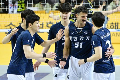 득점 후 기뻐하는 대한항공 선수들[한국배구연맹 제공. 재판매 및 DB 금지]