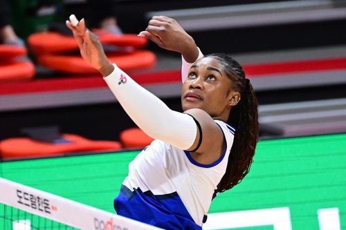 공격하는 현대건설의 모마 [한국배구연맹 제공. 재판매 및 DB 금지]