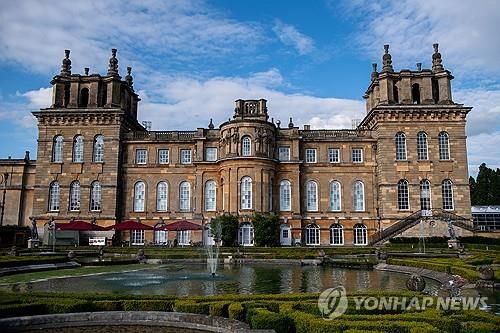 처칠 전 영국 총리가 태어난 영국 옥스퍼드 인근의 블레넘궁 [EPA=연합뉴스]