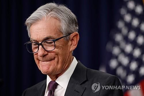 회견 중인 파월 의장[워싱턴 AFP=연합뉴스. 재판매 및 DB 금지]