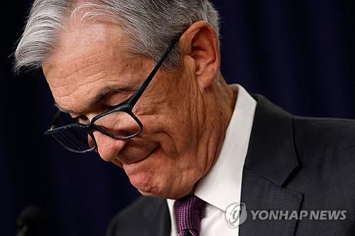 기자회견 중인 파월 연준 의장[워싱턴 AFP=연합뉴스. 재판매 및 DB 금지]