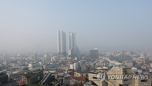미세먼지로 뿌연 청주 하늘[연합뉴스 자료사진]