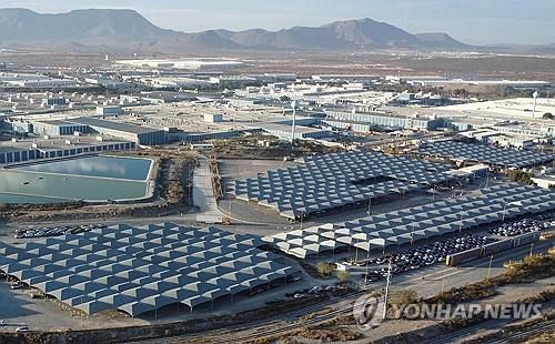 멕시코 소재 GM 공장의 모습(멕시코 라모스 아리스페 로이터=연합뉴스 자료사진) 2025년 1월 29일 드론으로 촬영한 멕시코의 라모스 아리스페 소재 제너럴모터스(GM) 공장의 모습. 이 공장에서 생산되는 자동차들은 미국과 캐나다로 수출된다. (REUTERS/Daniel Becerril/File Photo) 2025.3.27.