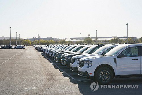 멕시코 포드 공장에 줄지어 있는 트럭[에르모시요 로이터=연합뉴스. 재판매 및 DB 금지]