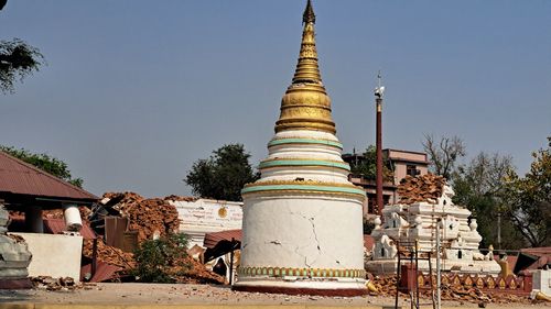 무너진 사원(만달레이=연합뉴스) 박의래 특파원 = 31일 미얀마 만달레이에 있는 한 사원 건물이 파손돼 있다. 2025.3.31. laecorp@yna.co.kr