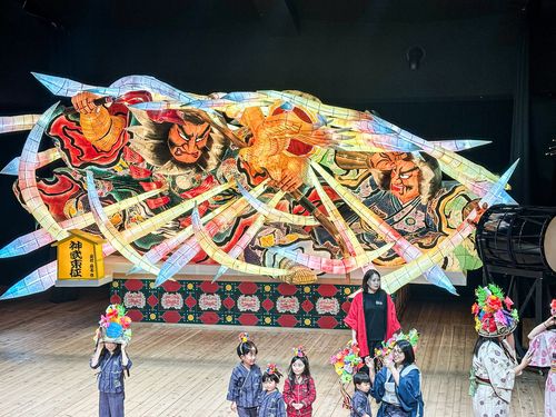 아오모리야 리조트의 공연. 아오모리의 축제 '네부타'를 재해석한 것이다. [사진/권혁창 기자]