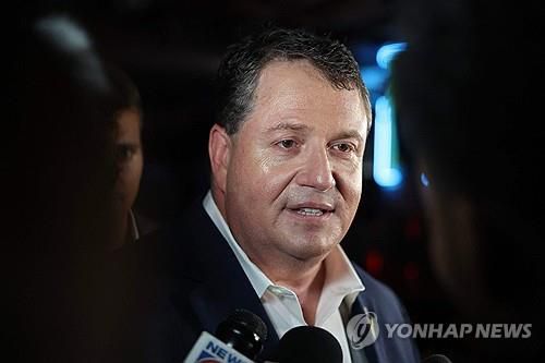 연방하원 보궐선거 승리한 공화후보 랜디 파인[플로리다주 AFP=연합뉴스 재판매 및 DB금지]