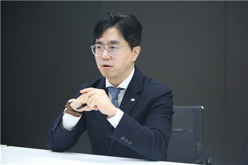 김남기 미래에셋자산운용 ETF운용부문 대표(서울=연합뉴스) 1일 김남기(48) 미래에셋자산운용 ETF운용부문 대표가 종로구 미래에셋자산운용 사무실에서 연합뉴스와 인터뷰하고 있다. 2025.4.3 [미래에셋자산운용 제공. 재판매 및 DB 금지]