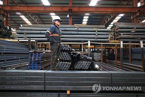 멕시코 북부 몬테레이 철강업체 근로자[AFP 연합뉴스 자료사진. 재판매 및 DB 금지]