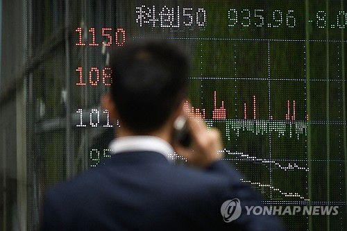 중국 증시 '블랙 먼데이'[AFP 연합뉴스 자료사진. 재판매 및 DB 금지]