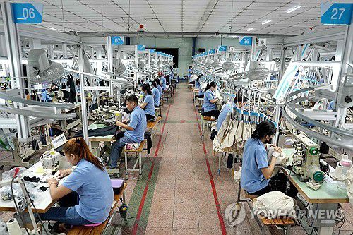 베트남 호찌민시의 한 의류 공장 모습. 기사 내용과 직접적 관련 없음. [AFP=연합뉴스 자료사진]
