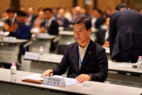 종목단체장 간담회에 참석한 김택수 진천선수촌장[촬영 이동칠]