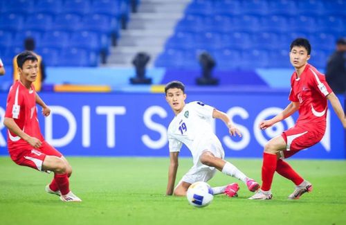 북한과 우즈베키스탄의 경기 장면.[아시아축구연맹 홈페이지. 재판매 및 DB 금지]