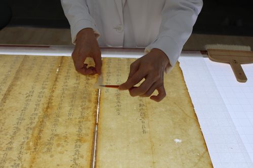 상량문 보존 처리 과정 [국가유산청 궁능유적본부 제공. 재판매 및 DB 금지]