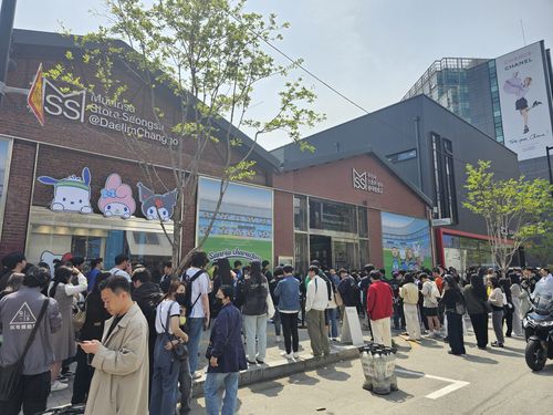 팝업스토어 앞 대기줄[촬영 설하은]