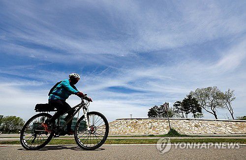 다시 찾아온 더위[연합뉴스 자료사진]
