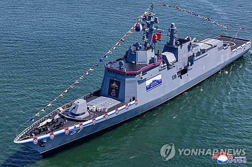 북한, 5천t급 신형구축함 '최현호' 진수식(평양 조선중앙통신=연합뉴스) 북한 김정은 국무위원장이 참석한 가운데 5,000t급 신형다목적구축함 '최현호' 진수식이 지난 25일 남포조선소에서 진행됐다고 조선중앙통신이 26일 보도했다. 2025.4.26      [국내에서만 사용가능. 재배포 금지. For Use Only in the Republic of Korea. No Redistribution] nkphoto@yna.co.kr
