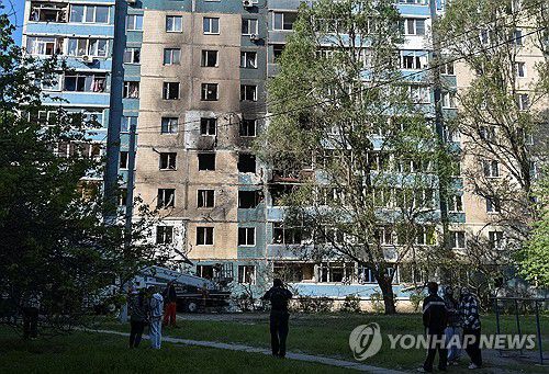 지난 26일 러시아 드론 공격을 받은 우크라 아파트[로이터 연합뉴스]