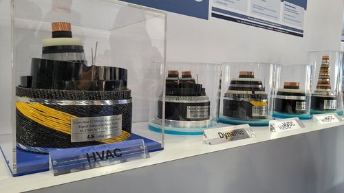 LS전선 미국 해저케이블 공장 착공식(체서피크[美버지니아주]=연합뉴스) 김동현 특파원 = LS전선의 자회사 LS그린링크가 28일(현지시간) 버지니아주 체서피크시에서 해저케이블 제조 공장 착공식을 개최했다. 사진은 행사장에 전시된 해저케이블 제품 샘플. 2025.4.28