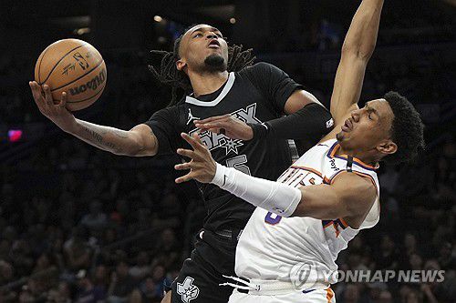 공격하는 스테폰 캐슬[AP=연합뉴스. 재판매 및 DB 금지]